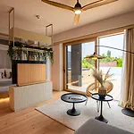 Reed Boutique & Bistro Hotel
