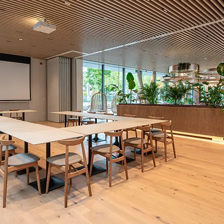Reed Boutique & Bistro מלון שיופוק