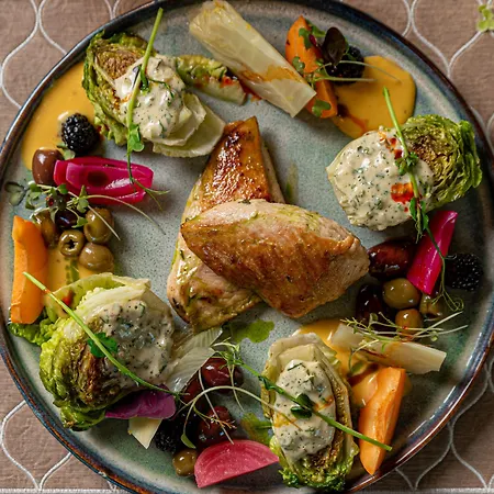 Reed Boutique & Bistro שיופוק