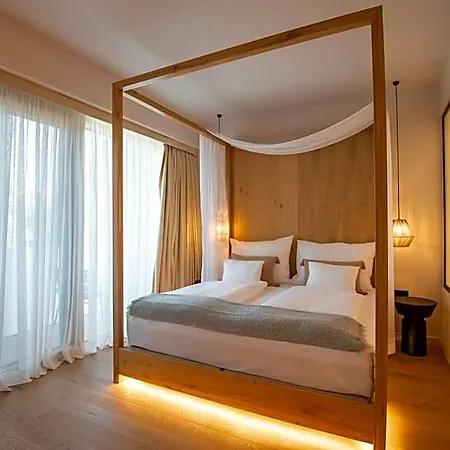 Reed Boutique & Bistro Hotel 5*