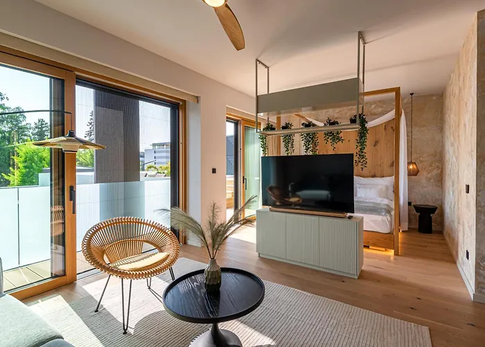 Hotel Reed Boutique & Bistro