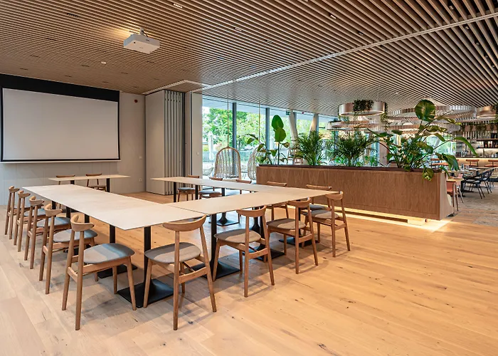 Reed Boutique & Bistro Отель Шиофок